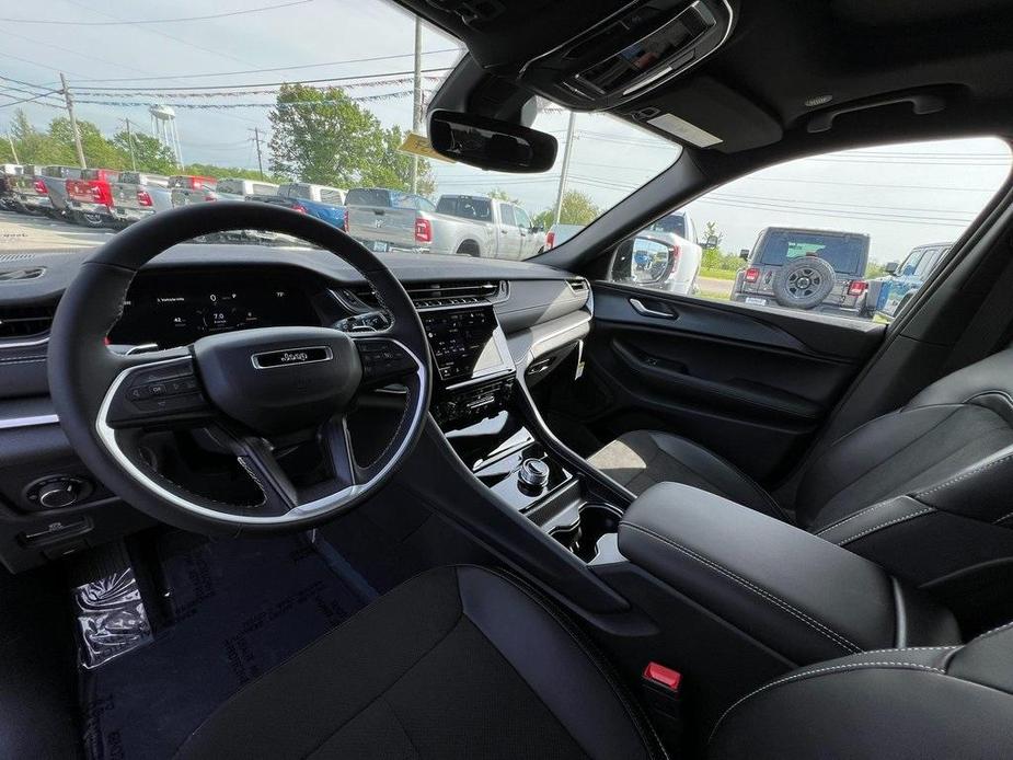 new 2024 Jeep Grand Cherokee L car, priced at $52,170