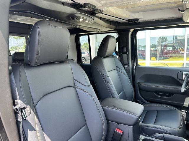 new 2025 Jeep Gladiator car
