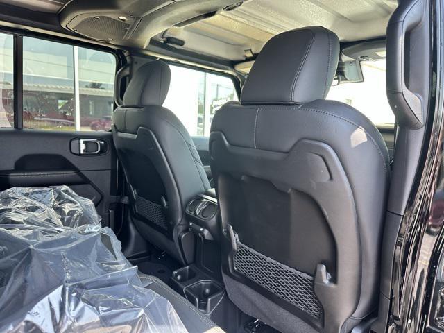 new 2025 Jeep Gladiator car