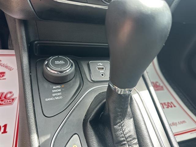 used 2019 Jeep Cherokee car, priced at $17,995