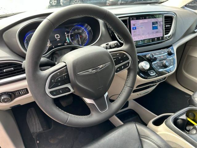 used 2022 Chrysler Pacifica car, priced at $31,102