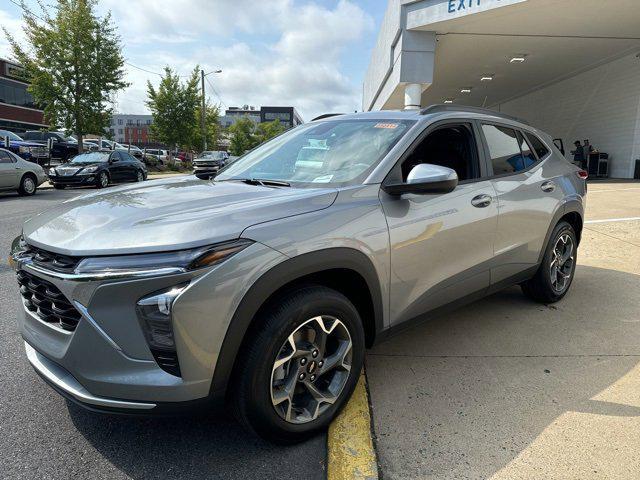 new 2025 Chevrolet Trax car, priced at $23,985