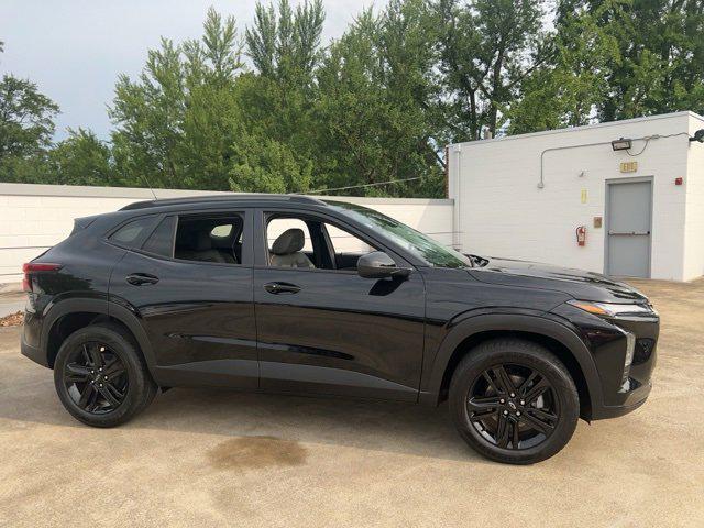 new 2025 Chevrolet Trax car, priced at $25,690