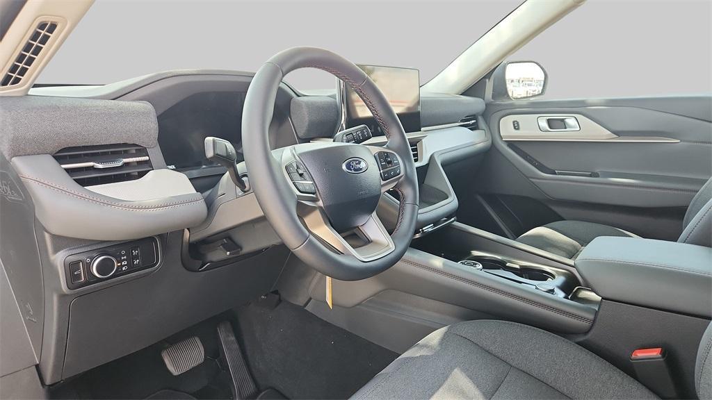 new 2025 Ford Explorer car, priced at $34,064