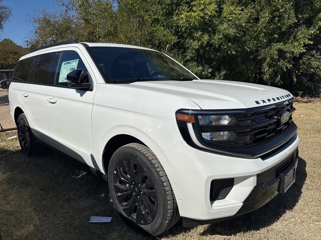 new 2025 Ford Expedition car, priced at $79,502