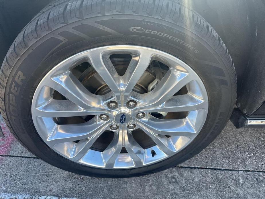 used 2019 Ford Expedition car, priced at $29,000