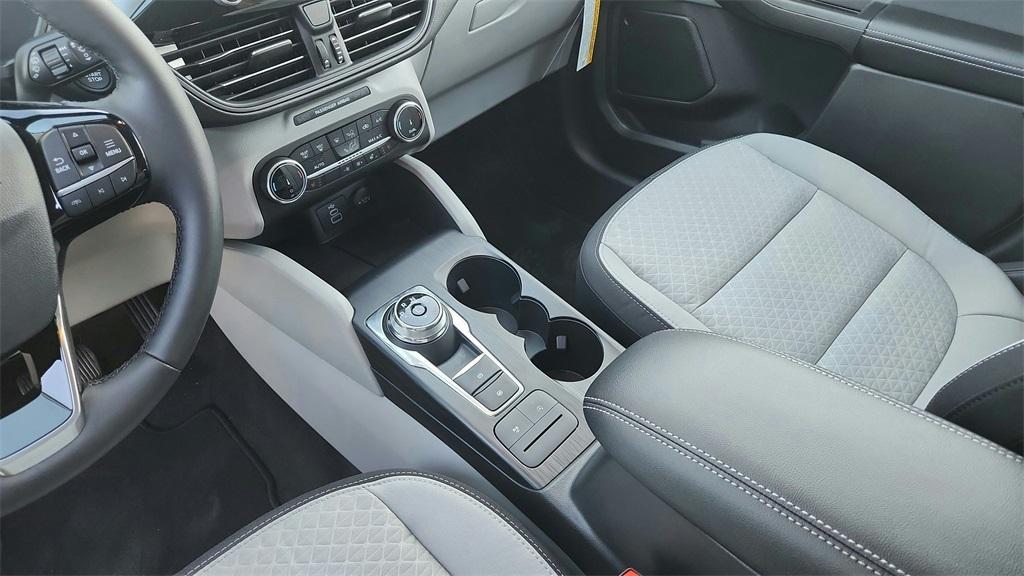 new 2025 Ford Escape car, priced at $23,718