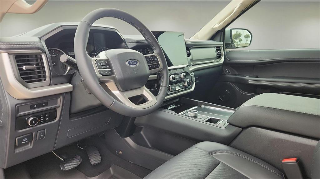 new 2024 Ford Expedition Max car, priced at $60,340