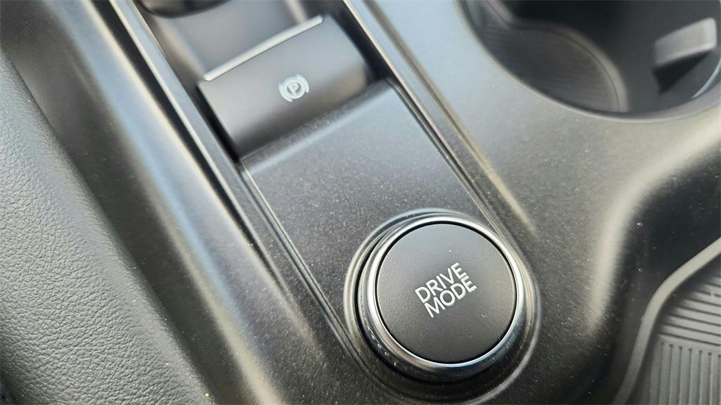 new 2025 Ford Explorer car, priced at $40,154