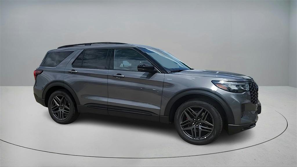 new 2025 Ford Explorer car, priced at $40,154
