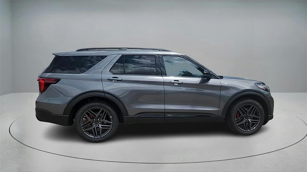 new 2025 Ford Explorer car, priced at $40,154