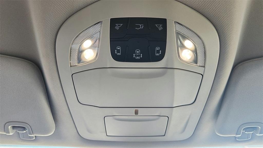 used 2023 Chrysler Pacifica car, priced at $21,500