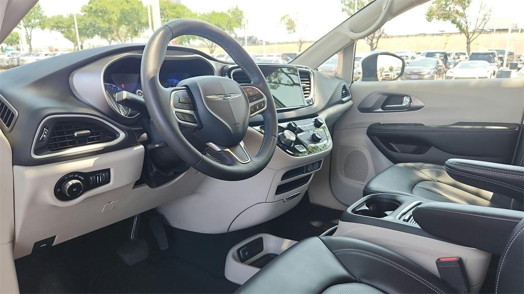 used 2023 Chrysler Pacifica car, priced at $21,500