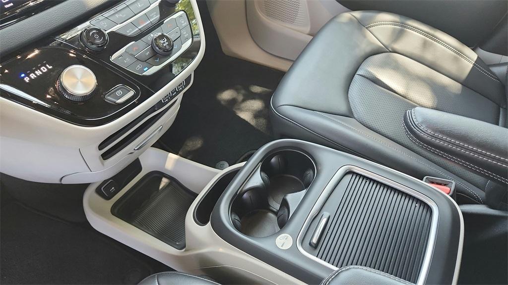 used 2023 Chrysler Pacifica car, priced at $21,500