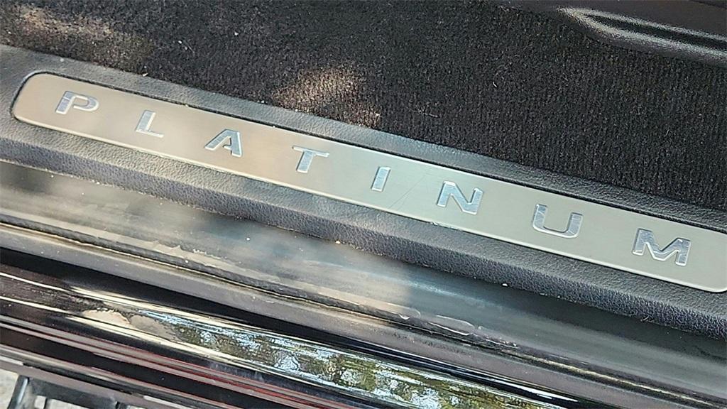 used 2019 Ford Expedition car, priced at $28,000