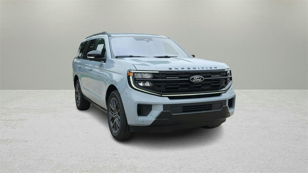 new 2025 Ford Expedition car, priced at $81,504