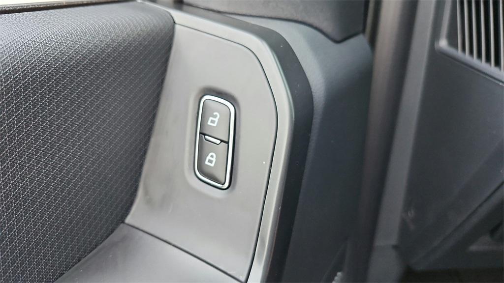 new 2025 Ford F-150 car, priced at $39,841