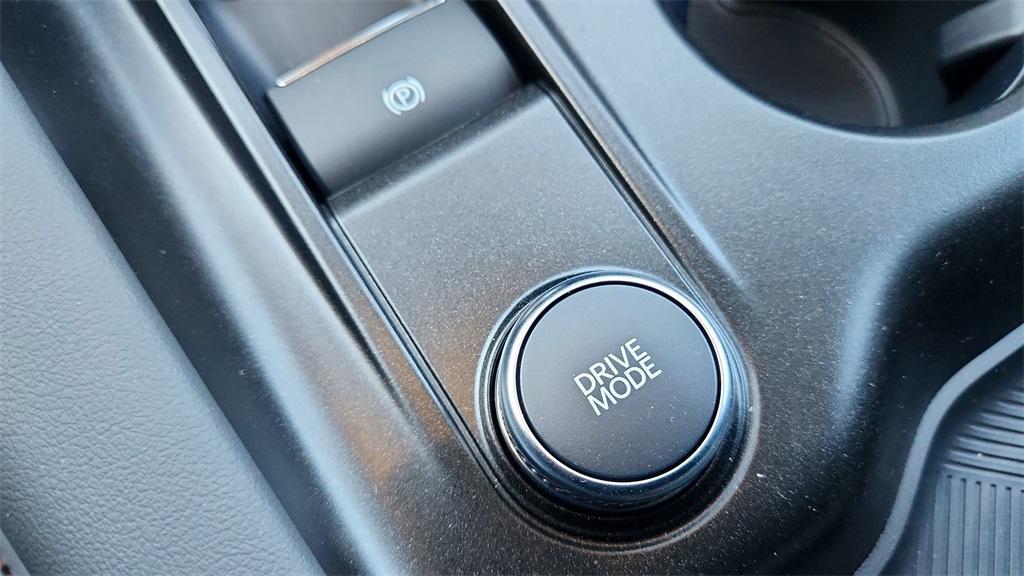 new 2025 Ford Explorer car, priced at $38,679