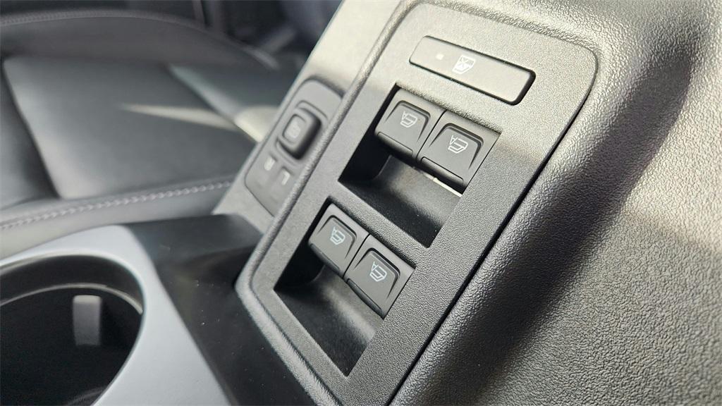 new 2025 Ford Bronco car, priced at $45,227