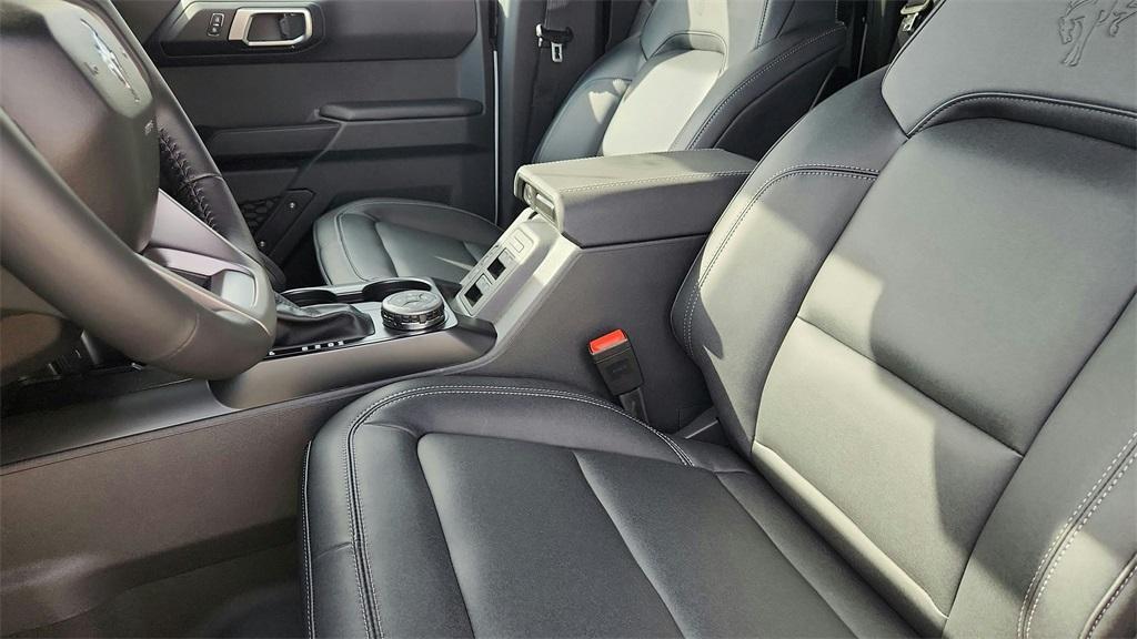 new 2025 Ford Bronco car, priced at $45,227