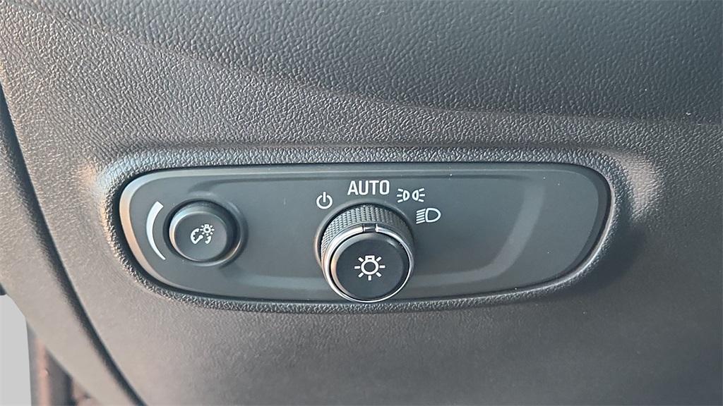 used 2022 Chevrolet Equinox car, priced at $23,000