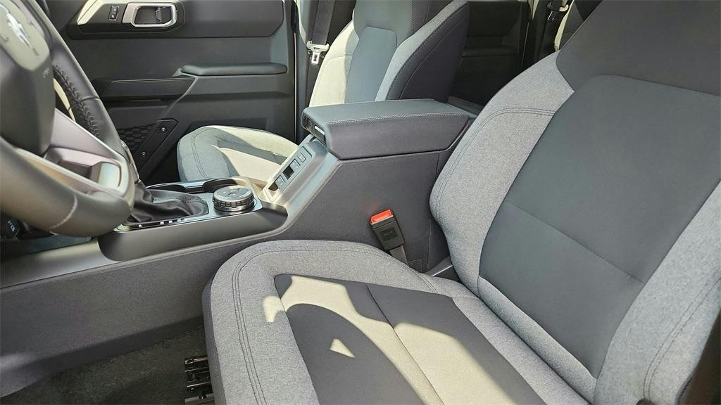 new 2025 Ford Bronco car, priced at $40,151