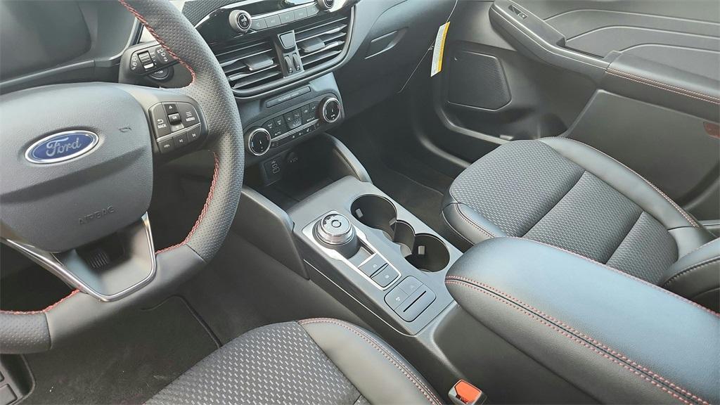new 2025 Ford Escape car, priced at $25,906