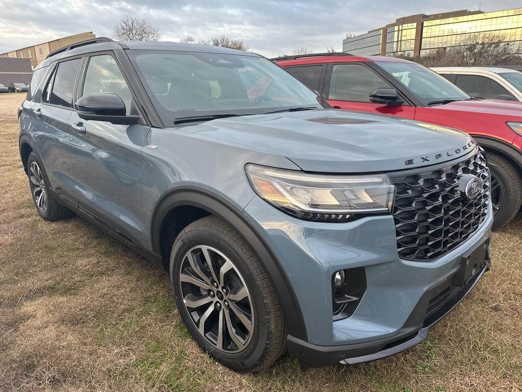 new 2025 Ford Explorer car, priced at $40,945