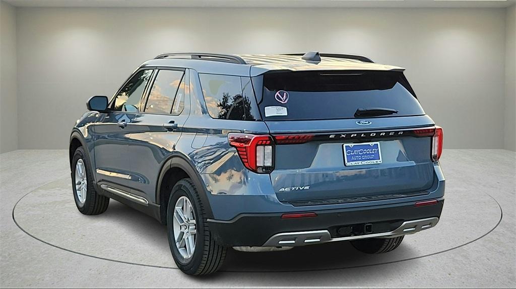 new 2025 Ford Explorer car, priced at $39,275