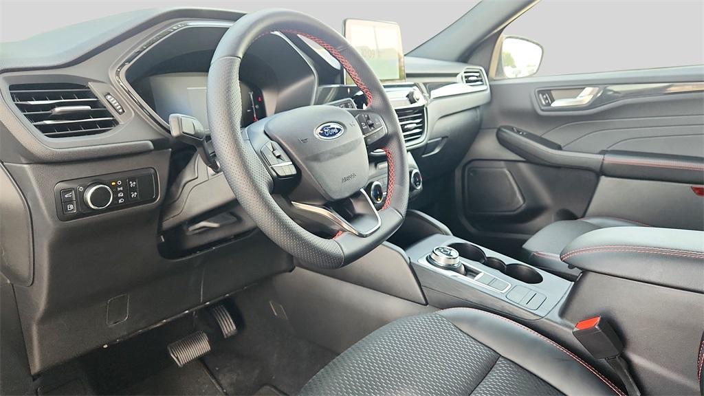 new 2025 Ford Escape car, priced at $25,500