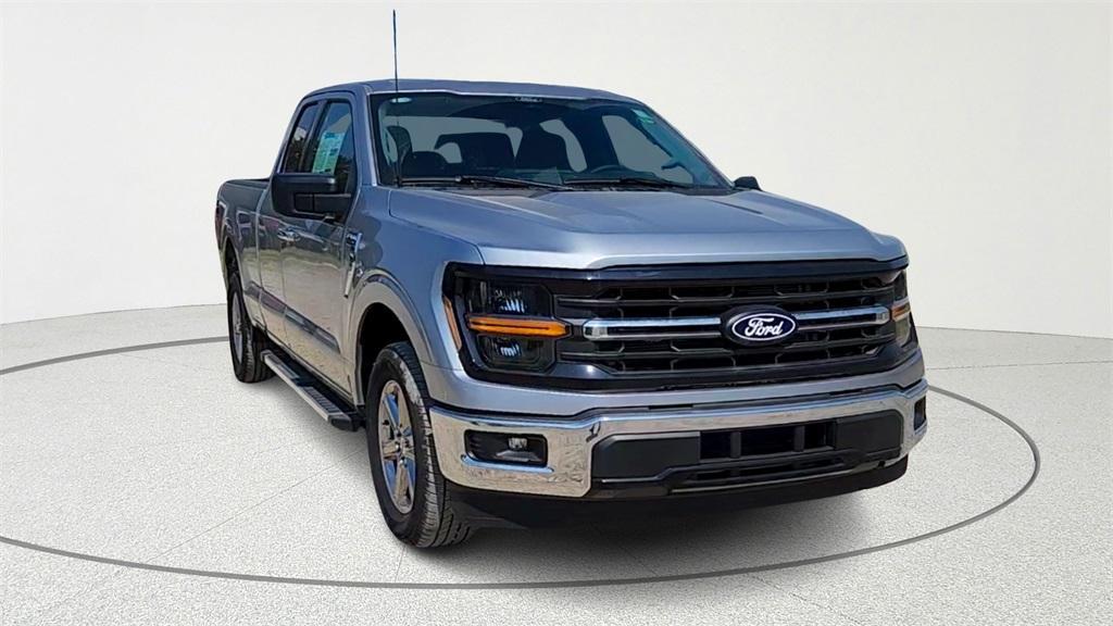 new 2025 Ford F-150 car, priced at $43,942