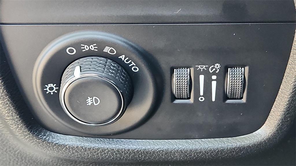 used 2023 Jeep Grand Cherokee car, priced at $27,000