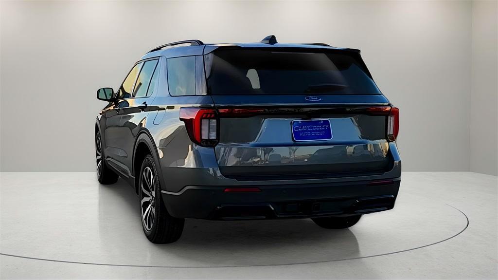 new 2025 Ford Explorer car, priced at $40,499