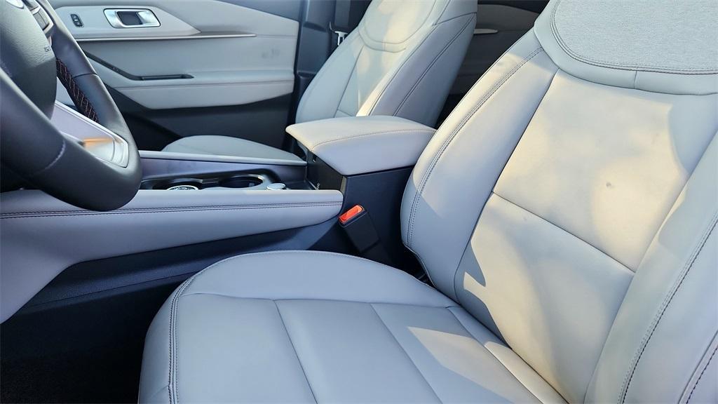 new 2025 Ford Explorer car, priced at $43,040