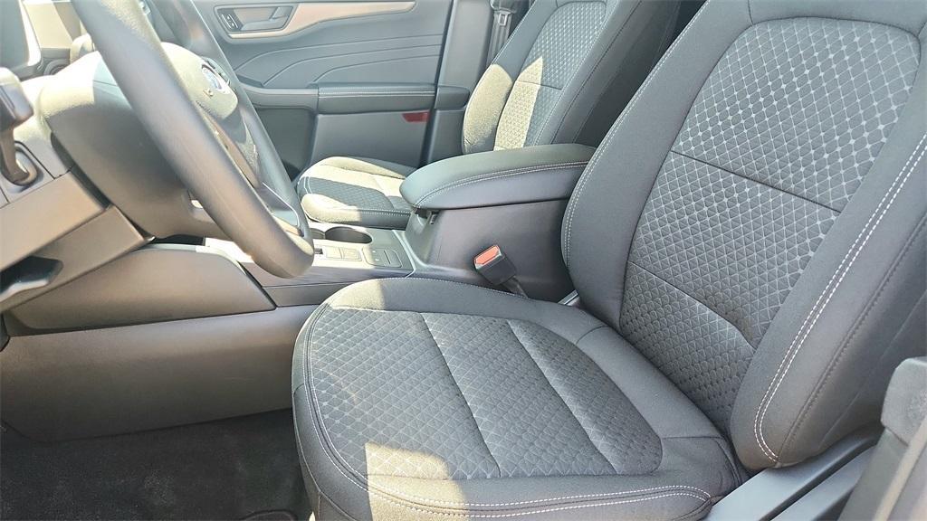 new 2025 Ford Escape car, priced at $27,760