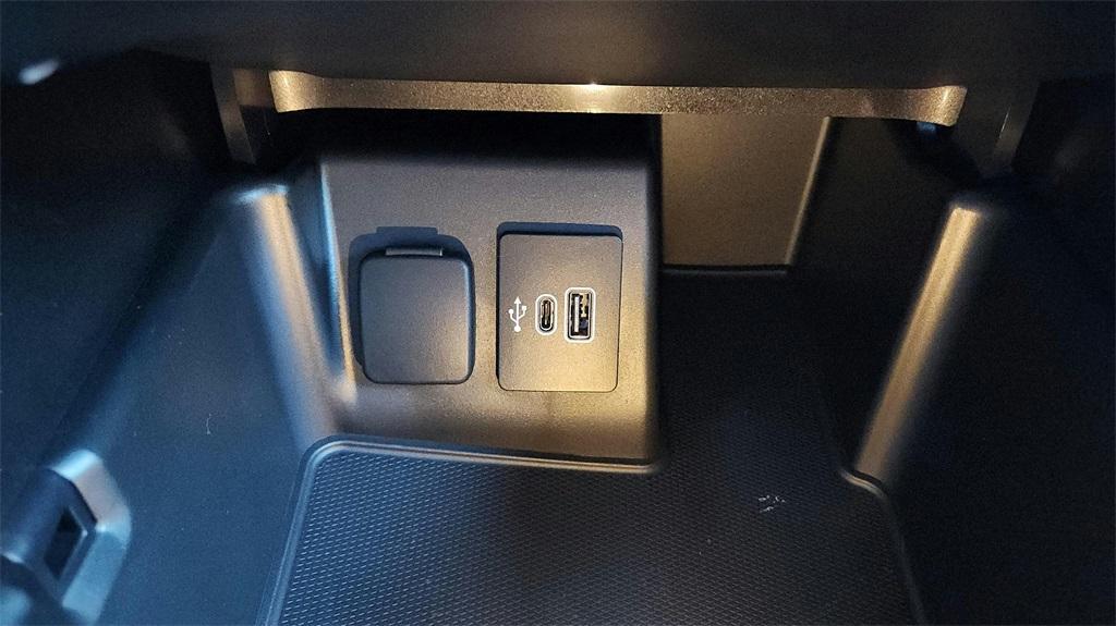 new 2025 Ford Explorer car, priced at $39,655