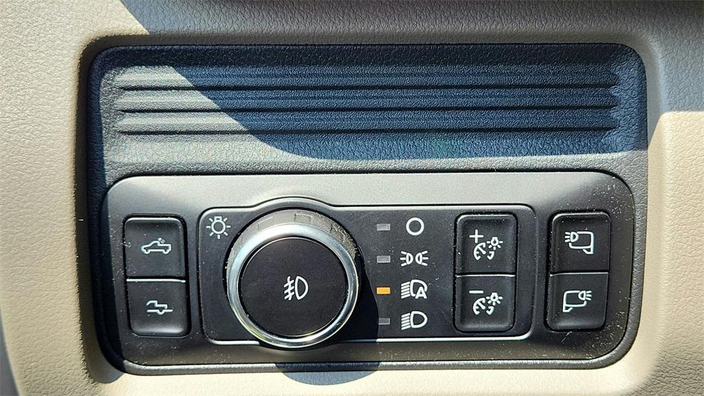 new 2025 Ford F-450 car, priced at $107,655