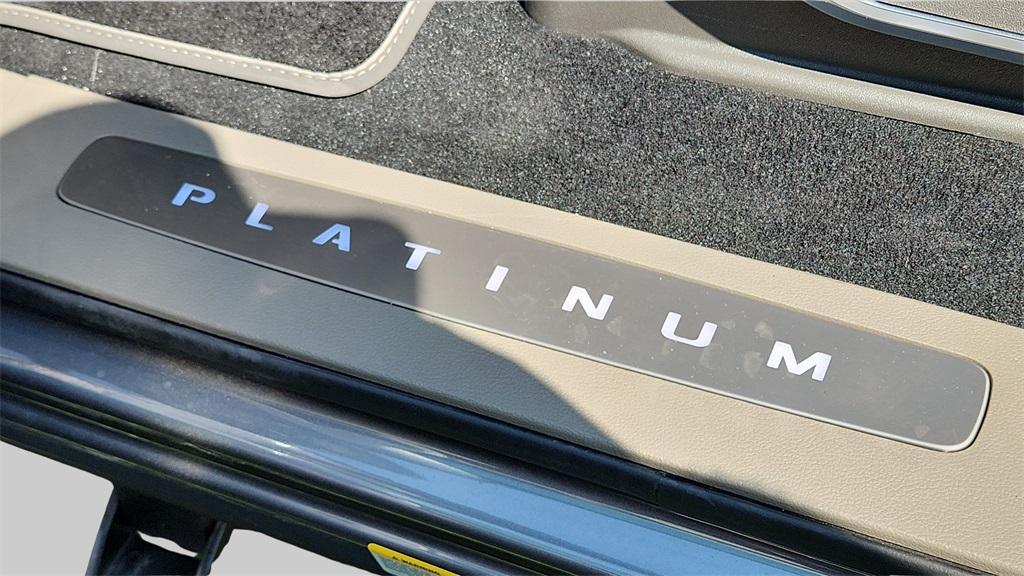 new 2025 Ford F-450 car, priced at $107,655