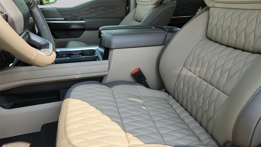 new 2025 Ford F-450 car, priced at $107,655