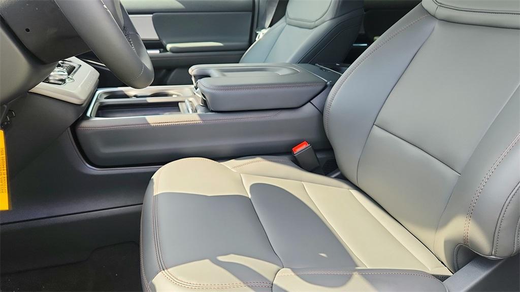 new 2025 Ford Expedition car, priced at $64,174