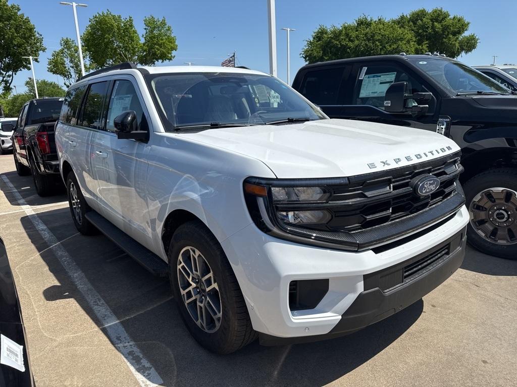 new 2025 Ford Expedition car, priced at $66,222