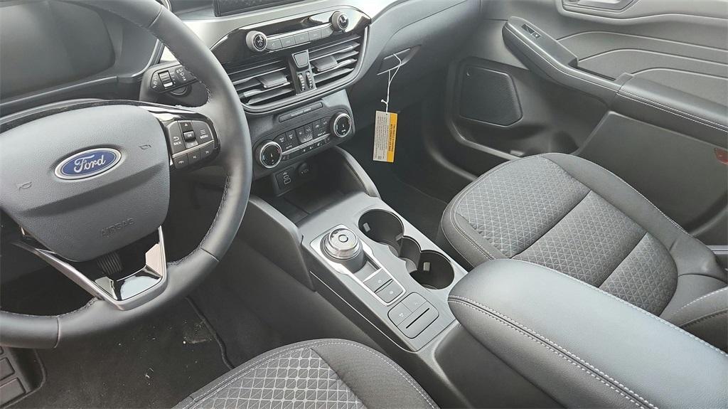 new 2025 Ford Escape car, priced at $28,499