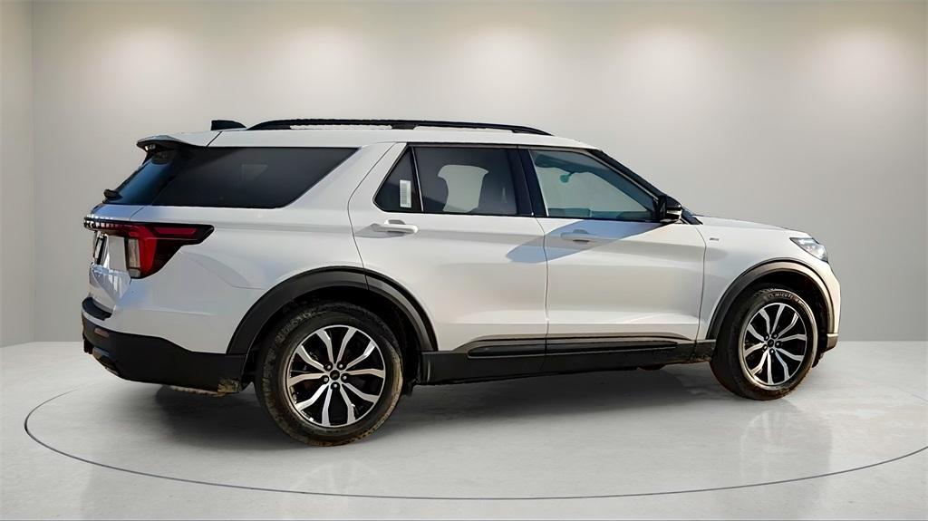 new 2025 Ford Explorer car, priced at $40,715