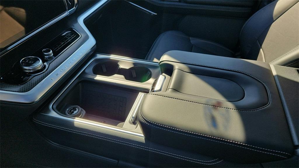 new 2025 Ford Expedition Max car, priced at $80,196