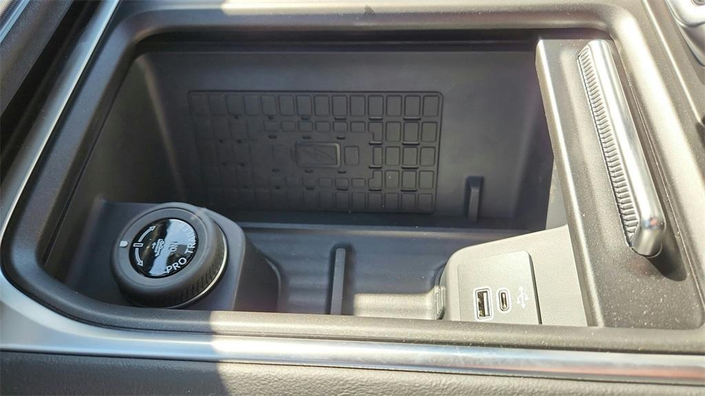 new 2025 Ford Expedition Max car, priced at $80,196