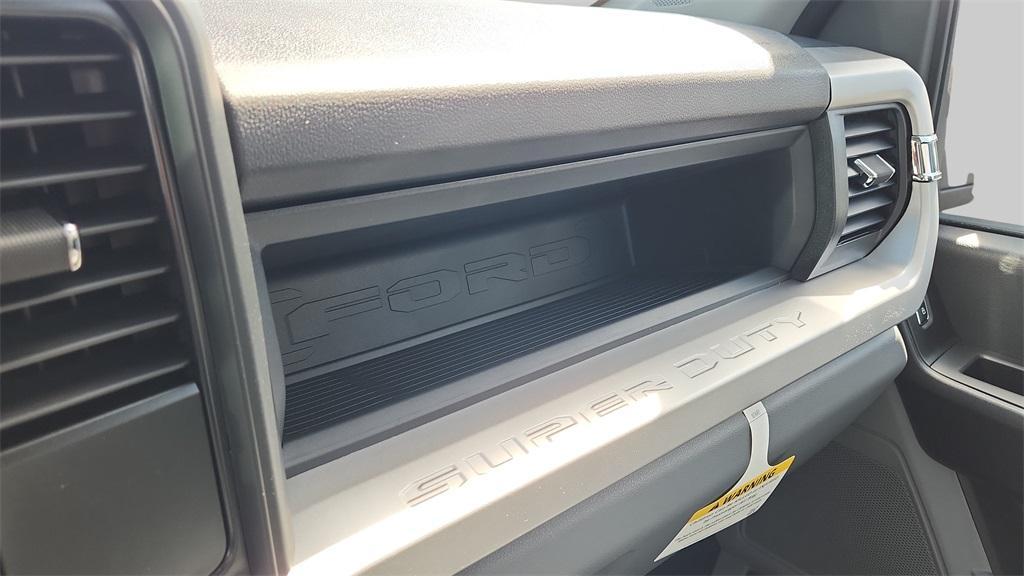 new 2025 Ford F-250 car, priced at $58,336