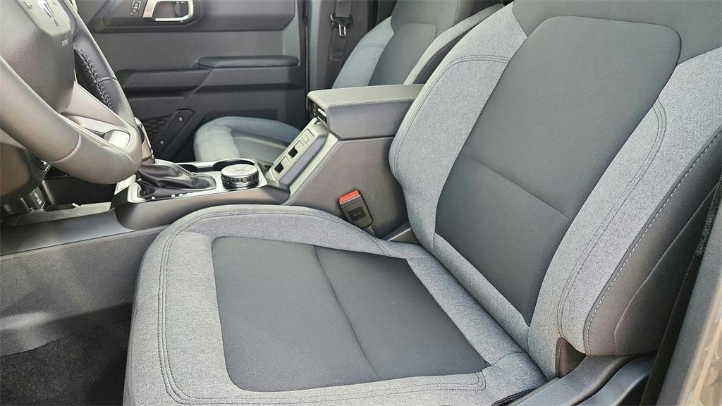 new 2025 Ford Bronco car, priced at $40,233