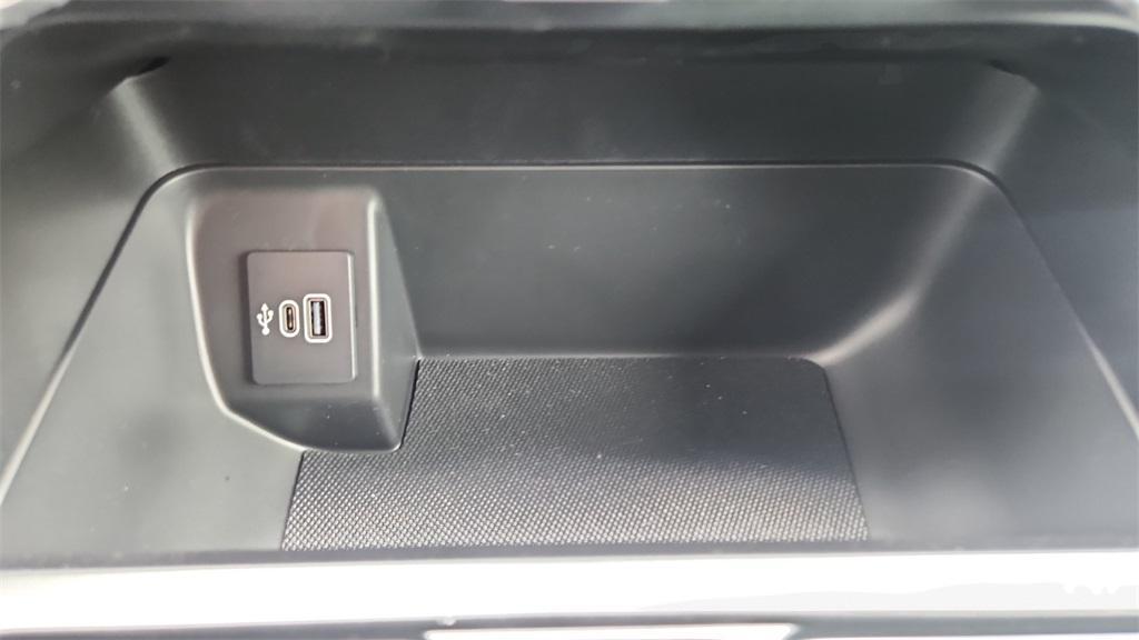 new 2025 Ford F-150 car, priced at $51,186