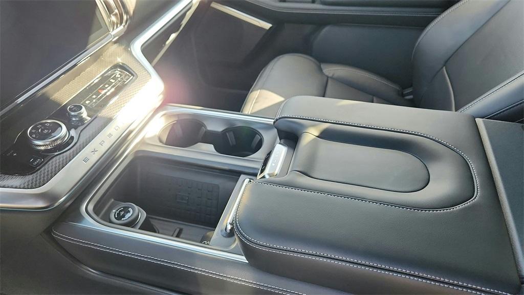 new 2025 Ford Expedition Max car, priced at $79,261