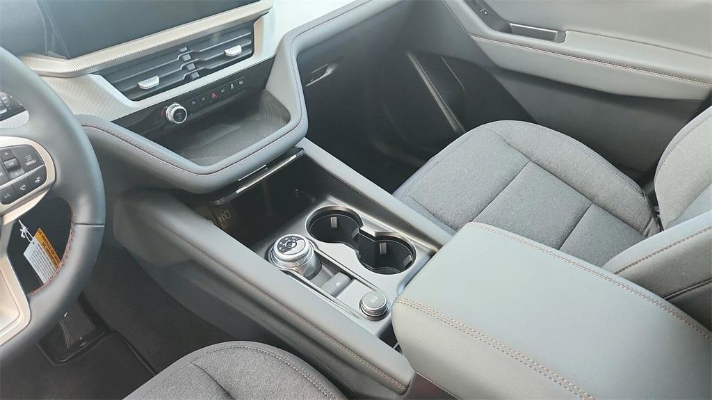 new 2025 Ford Explorer car, priced at $40,133